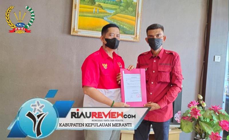DPD PWRI Provinsi Riau Menyerahkan Mandat Ke DPC PWRI Kab. Kepulauan Meranti
