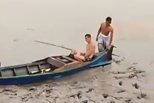Diterkam Buaya Saat Cari Kepiting, Nelayan Kuala Enok Inhil Selamat Bertahan di Atas Pohon