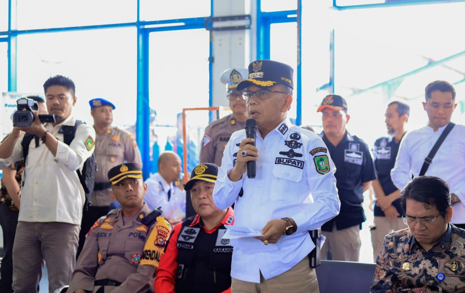 Plt Bupati Asmar Lepas Keberangkatan Perdana MV. Trans Jet Tujuan Malaysia