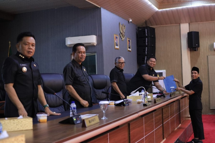 DPRD Kepulauan Meranti Gelar Paripurna Pandum Fraksi-fraksi dan Pendapat Bupati Terhadap Ranperda