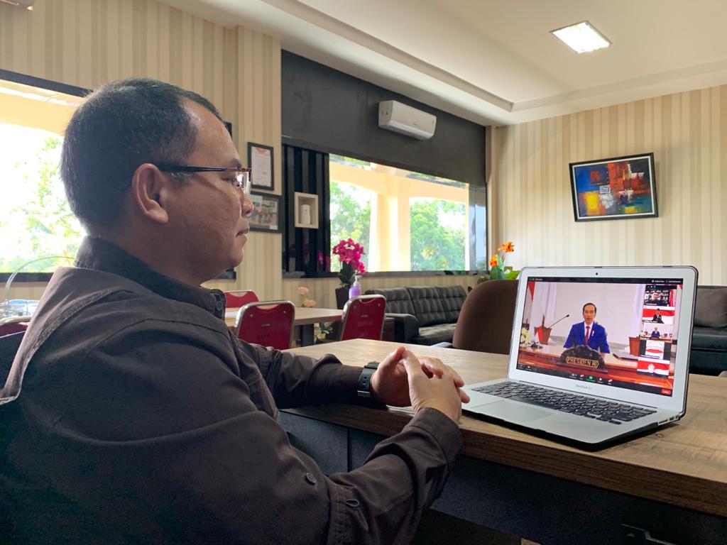 Rektor Unilak Ikuti Webinar Bersama  Presiden Jokowi dan Forum Rektor Indonesia