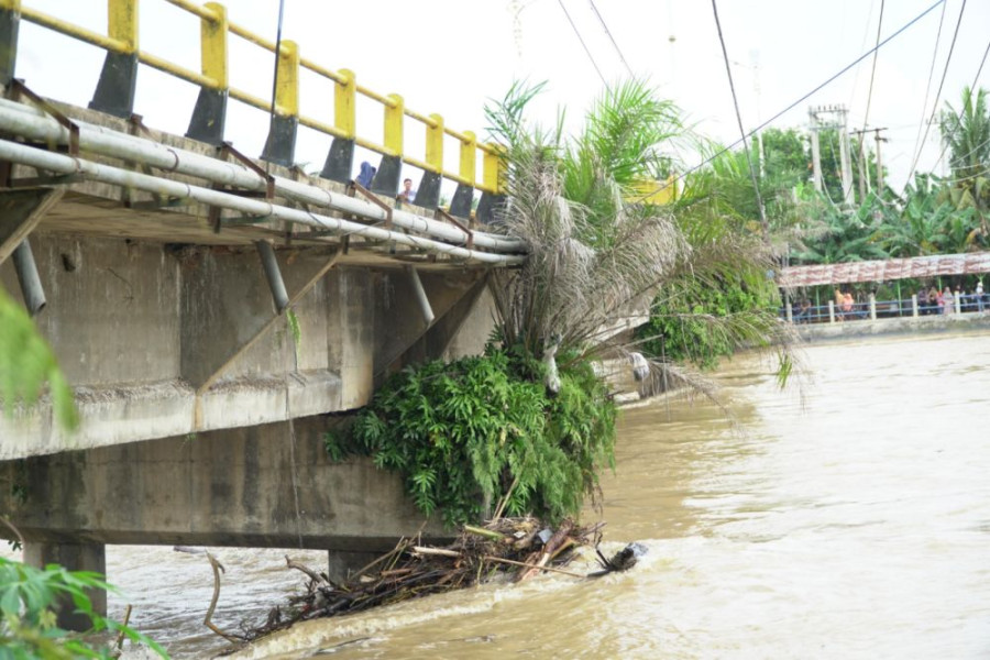 Jembatan Sei Rokan Kiri di Rohul Diperiksa Tim BGTS Kementerian PUPR