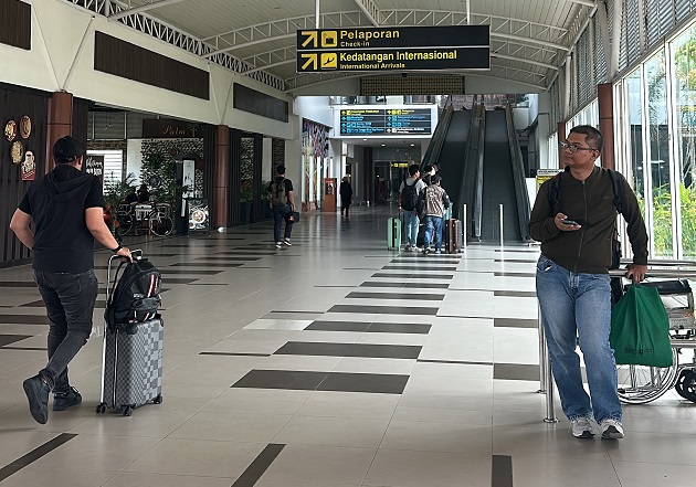 Erupsi Anak Gunung Krakatau Reda, Penerbangan Rute Jakarta di Bandara SSK II Kembali Beroperasi