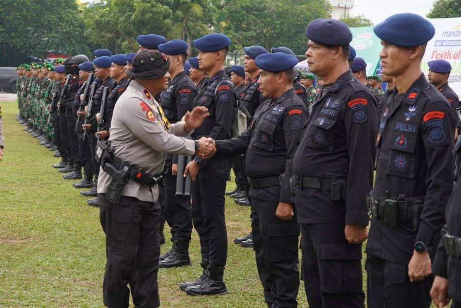 Brimob Polda Riau Dikerahkan Amankan Festival Pacu Jalur di Kuansing