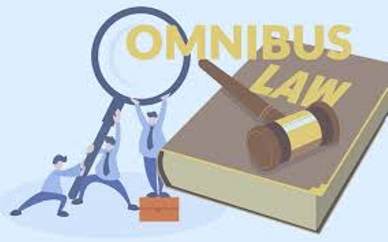Omnibus Law: Nekat Tak Bayar Upah, Penjara & Denda Menanti!