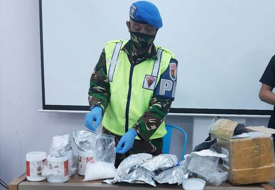 TNI AU Gagalkan Penyelundupan Sabu-sabu di Bandara SSK II Pekanbaru