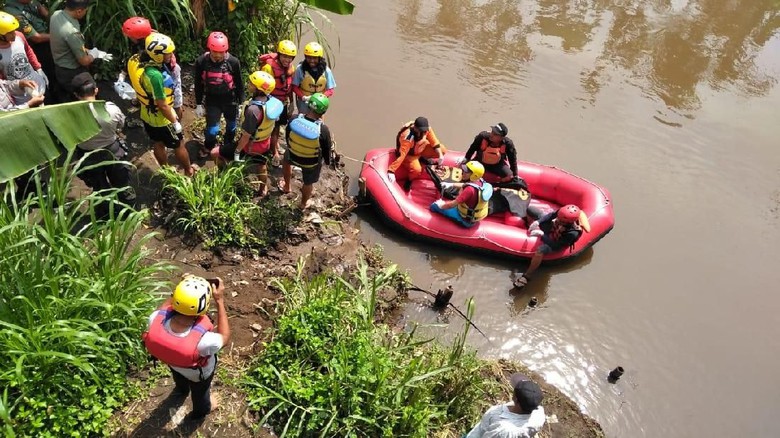 Bocah 11 Tahun yang Terseret Air Sungai di Malang Ditemukan Meninggal