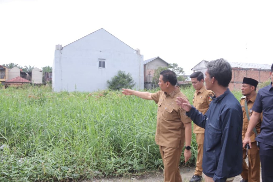 Respon Aduan Masyarakat, Wawako Pekanbaru Turun ke Manyar Sakti Cek Kondisi Infrastruktur