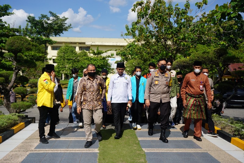 Dibuka Rektor Unilak, Kapolda Paparkan Peran Kepolisian dalam Diskusi Publik BEM Se-Riau
