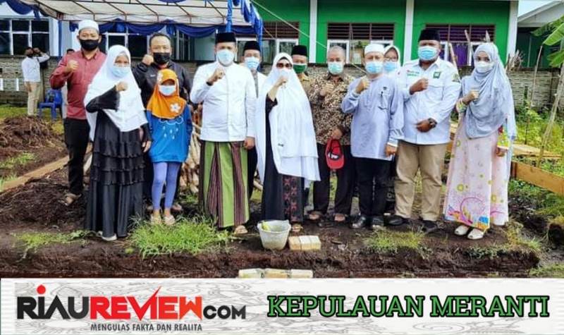 Bupati H. Muhammad Adil Lakukan Peletakan Batu Pertama Pembangunan Panti Asuhan Nafisya Selatpanjang