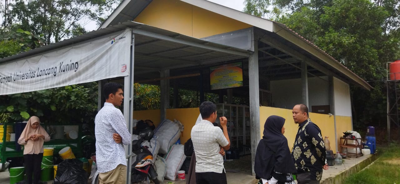 Fakultas Perikanan dan Kelautan UTU Berkunjung ke Bank Sampah Unilak