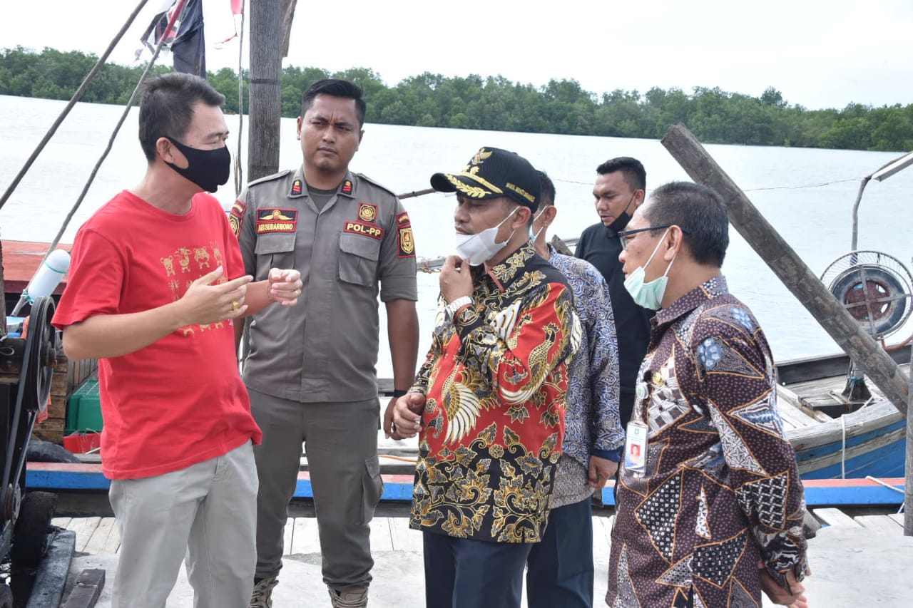 Tinjau Pelabuhan, Wabup Intruksikan Dinas Terkait Permudah Regulasi Perizinan Usaha Perikanan