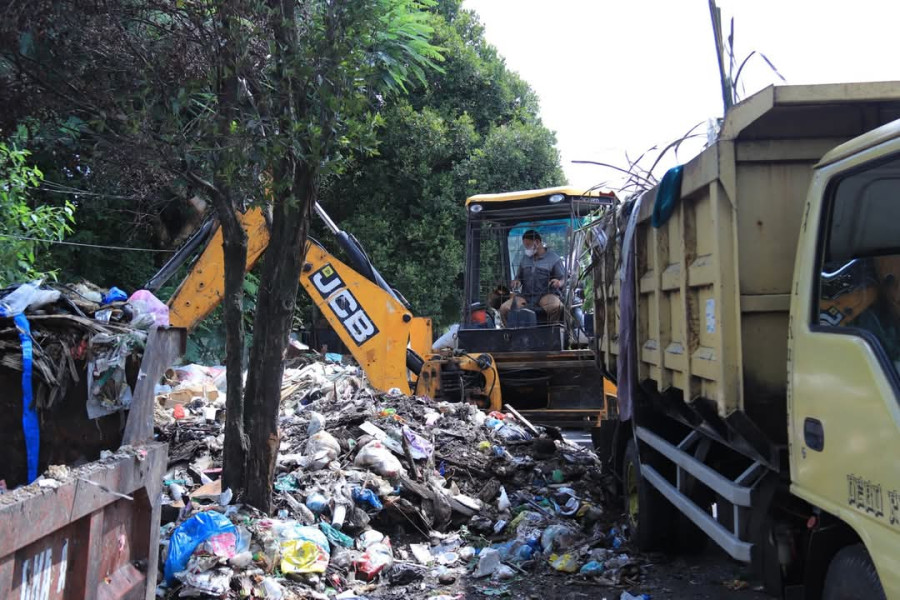 Kinerja Dievaluasi, Pemko Pekanbaru Ancam Beri SP2 Operator Angkutan Sampah