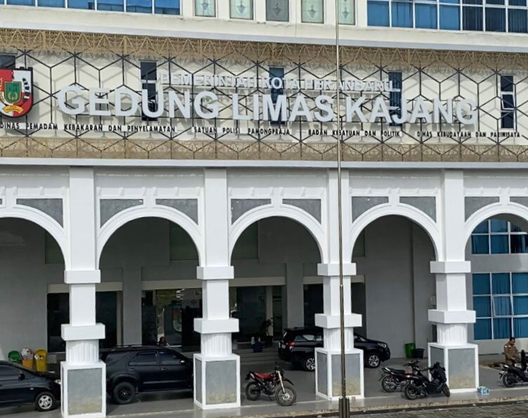 KPK Kembali Geledah Perkantoran Pemko Pekanbaru