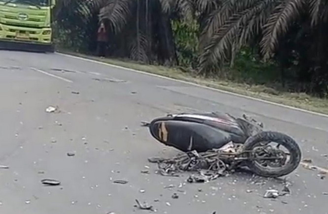 Lakalantas Maut di Pelalawan Tewaskan Pasangan Suami-istri