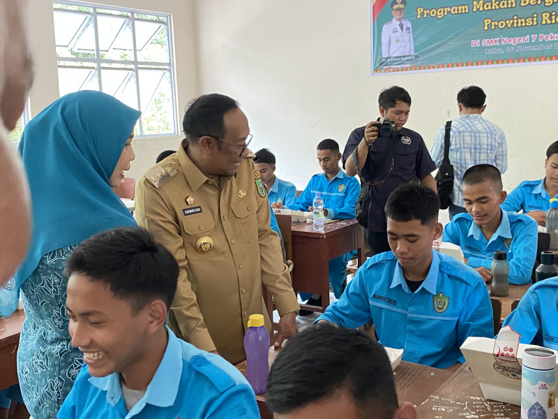 Ditunda, Program Makan Siang di Provinsi Riau Tunggu Arahan BGN