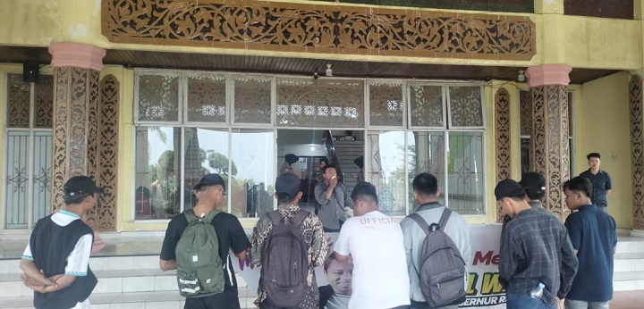 Aliansi Mahasiswa dan Masyarakat Desak Bupati Pelalawan Segera Operasikan Pasar Modern Sorekp