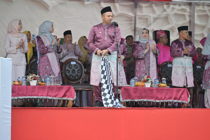 Gubri Buka Pawai Taaruf MTQ ke-43 Provinsi Riau, Ini Pesan Gubernur Abdul Wahid