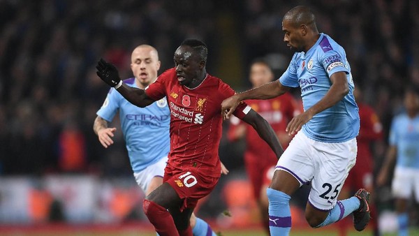 Akui Liverpool Terlalu Jauh, Fernandinho Fokus Kejar Leicester Dulu