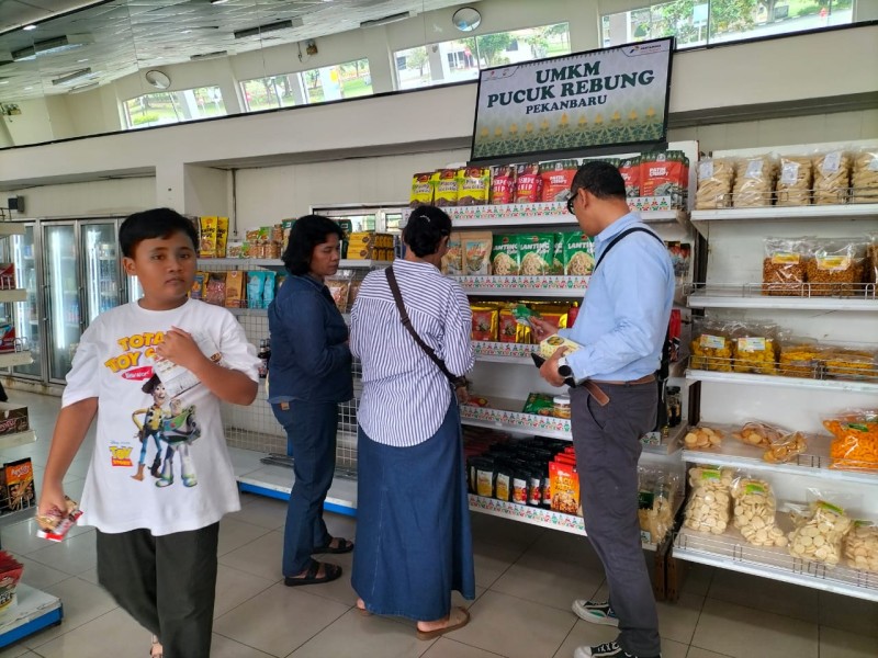 Naik Kelas! Produk UMKM Pucuk Rebung Binaan PHR Tembus Tiga Supermarket Besar