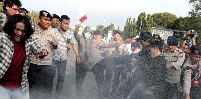 Demo HMI, Aktivis Ditendang Dan Ditangkap, Ini Kata Fadli Zon