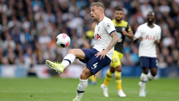 Ingin Bantu Komunikasi Pasien Corona, Bek Tottenham Mau Sumbang Tablet