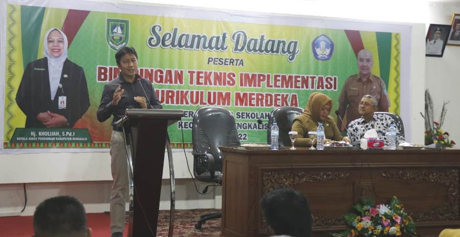 Kadisdik Bengkalis Buka Webinar Bersama BPMP Riau