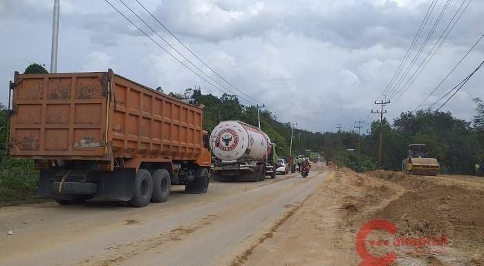 Perbaikan Jalan Longsor di Tanjung Alai Hampir Rampung, Lalu Lintas Segera Dua Arah