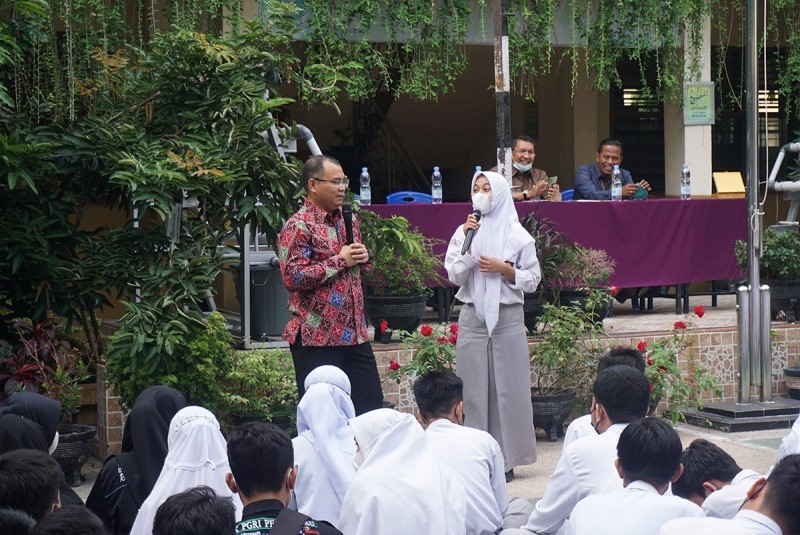 Beri Semangat Siswa SMK PGRI Pekanbaru, Rektor Unilak Motivasi Generasi Milenial Untuk Kuliah
