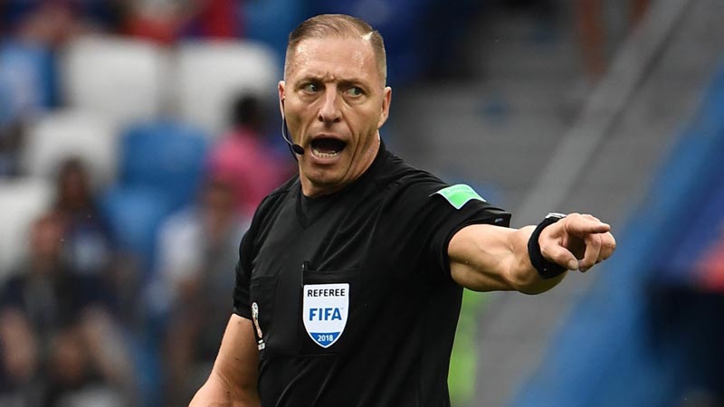 Sorakan untuk Harry Kane dan Wasit Nestor Pitana