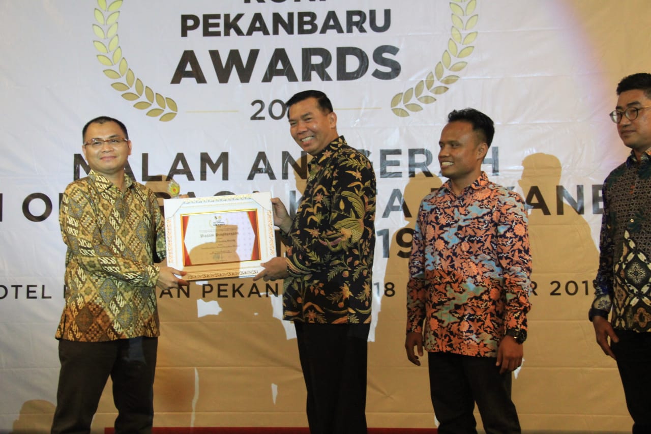 Unilak Raih Penghargaan Kampus Terbaik Prestasi Olahraga dari KONI Pekanbaru