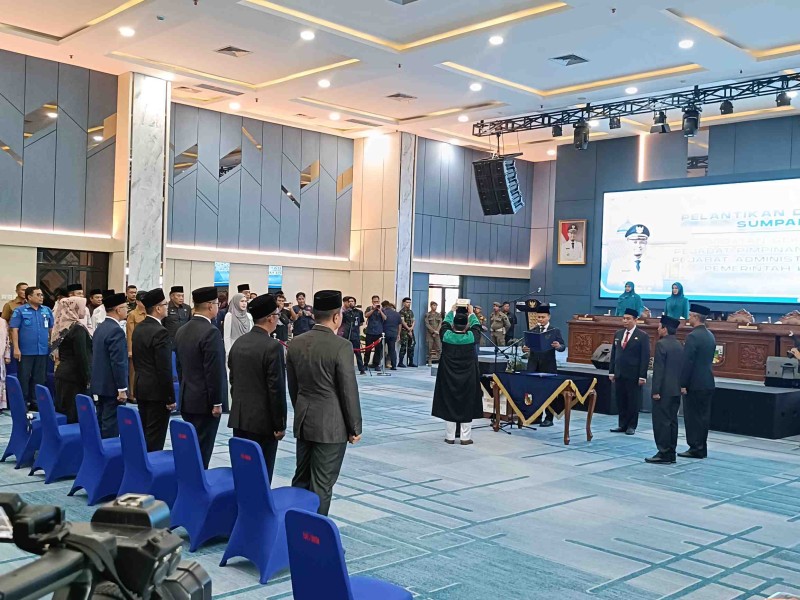 Dilantik Wako Agung, Zulhelmi Arifin Resmi Jabat Sekda Pekanbaru