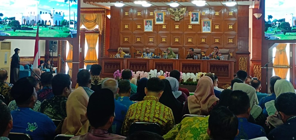 Kumpulkan OPD, Bupati Siak Minta Bawahannya Kerja Maksimal Meski Dibayangi Tunda Bayar