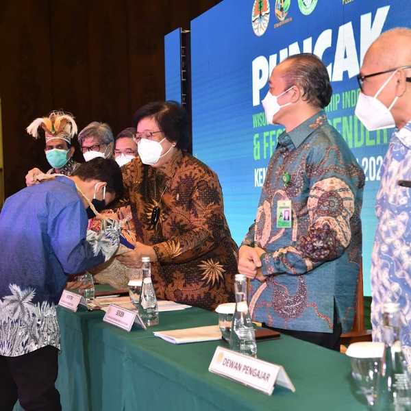 Ikuti Program Green Leadhership Indonesia, Mahasiwa Fakultas Hukum Unilak Raih Peserta Terbaik