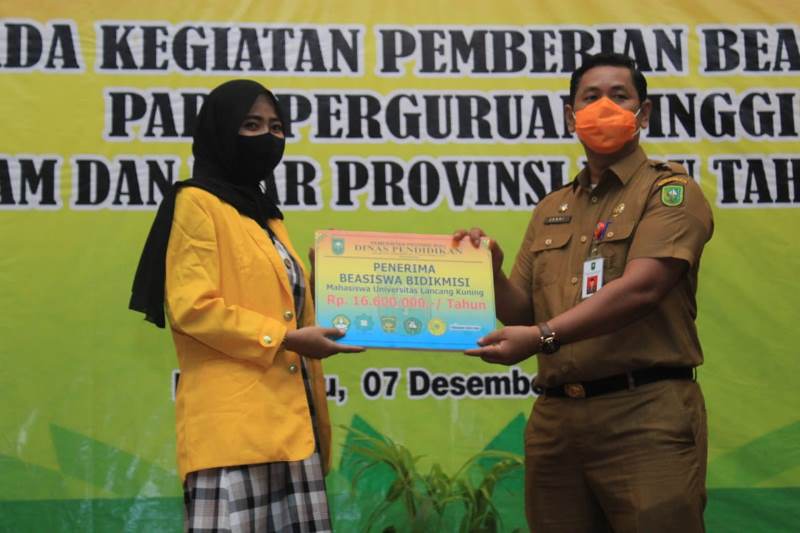 Unilak Terbanyak Terima Beasiswa Dari Pemprov Riau, Rektor Ucapkan Terima Kasih