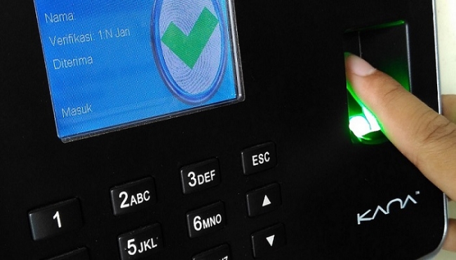 Absen Fingerprint Salat Subuh di Kepri Ditentang Pejabat
