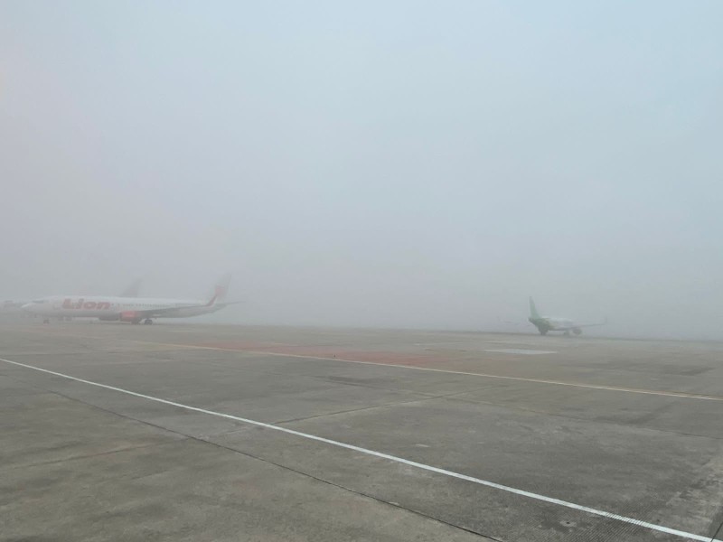 Kabut Tebal Sempat Ganggu Pendaratan Pesawat di Bandara SSK II Pekanbaru
