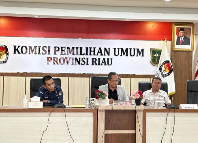 Tiga Bakal Calon Gubernur Riau Penuhi Syarat Administrasi