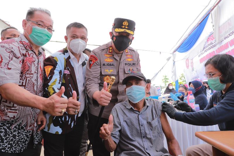 Kapolda Riau Ajak Masyarakat Sukseskan Program Vaksin Covid-19