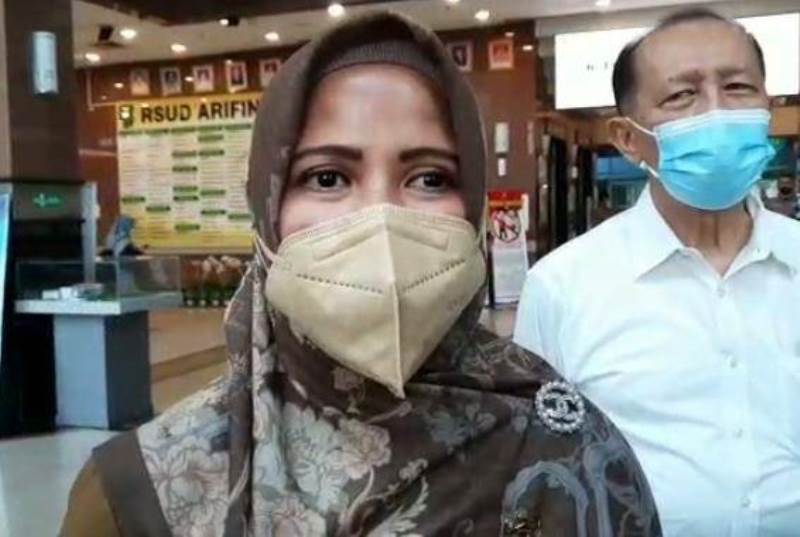 Tak Dilayani Pasien dengan Baik, Dirut RSUD Arifin Achmad Salahkan Bawahannya