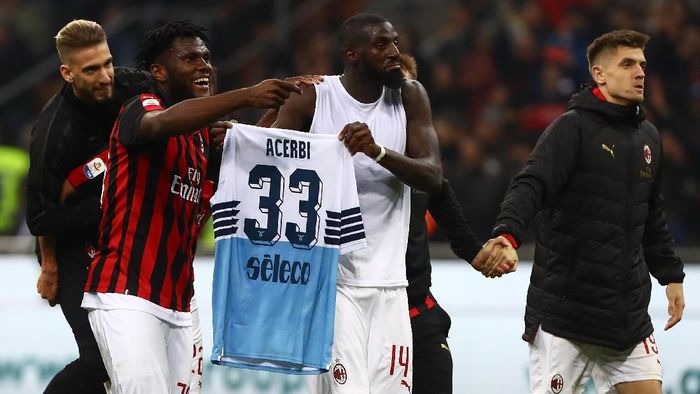 Cara Milan Rayakan Kemenangan: Bentangkan Jersey Pemain Lazio