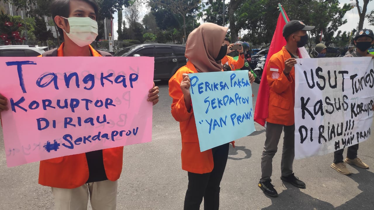 Gubernur dan Sekdaprov Riau Gencar Didemo Kasus Korupsi, Kinerja Pemerintah Bisa Terganggu