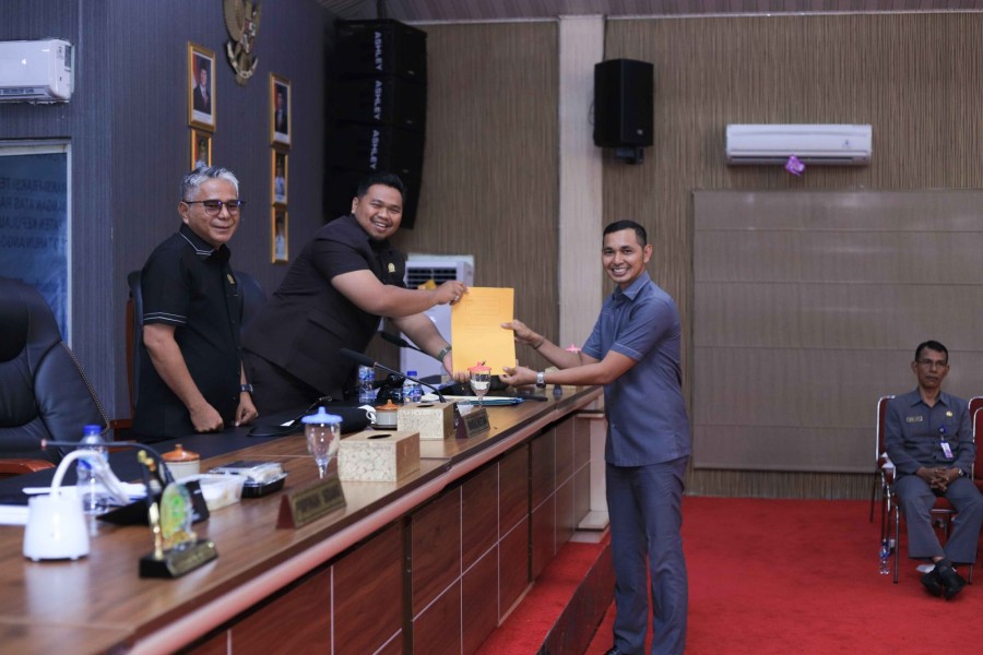 Fraksi DPRD Sampaikan Pandum Terhadap Penyampaian Nota Keuangan Atas Ranperda Kepulauan Meranti