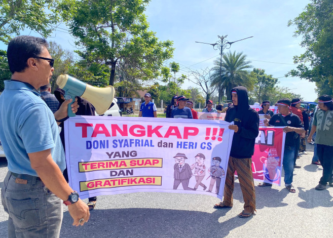Demo di BPN Pekanbaru, Massa Desak Eks Pejabat hingga Oknum MA Diperiksa