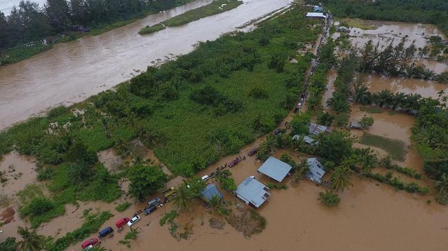 Pengungsi Banjir Bengkulu Mencapai 12 Ribu Orang