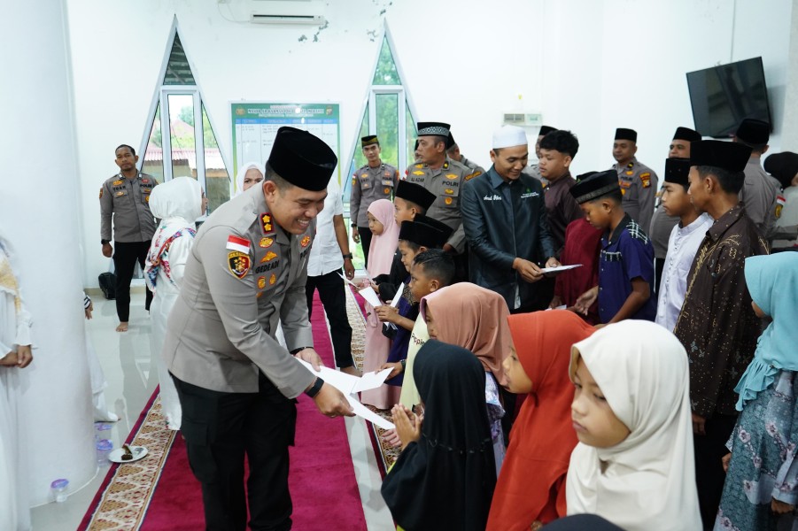 Peringatan Maulid Nabi, Polres Meranti Berbagi Kebahagiaan dengan Anak Yatim