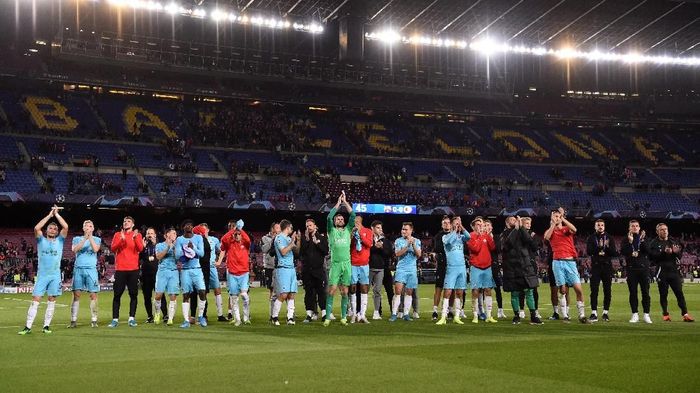 Pemain Barcelona Tak Mau Bertukar Jersey, Slavia Praha Kecewa Betul