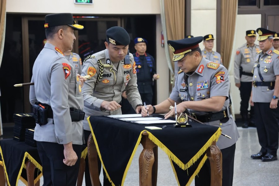 Herry Heryawan Resmi Jadi Kabaharkam Polri, Naik Pangkat Bintang Tiga