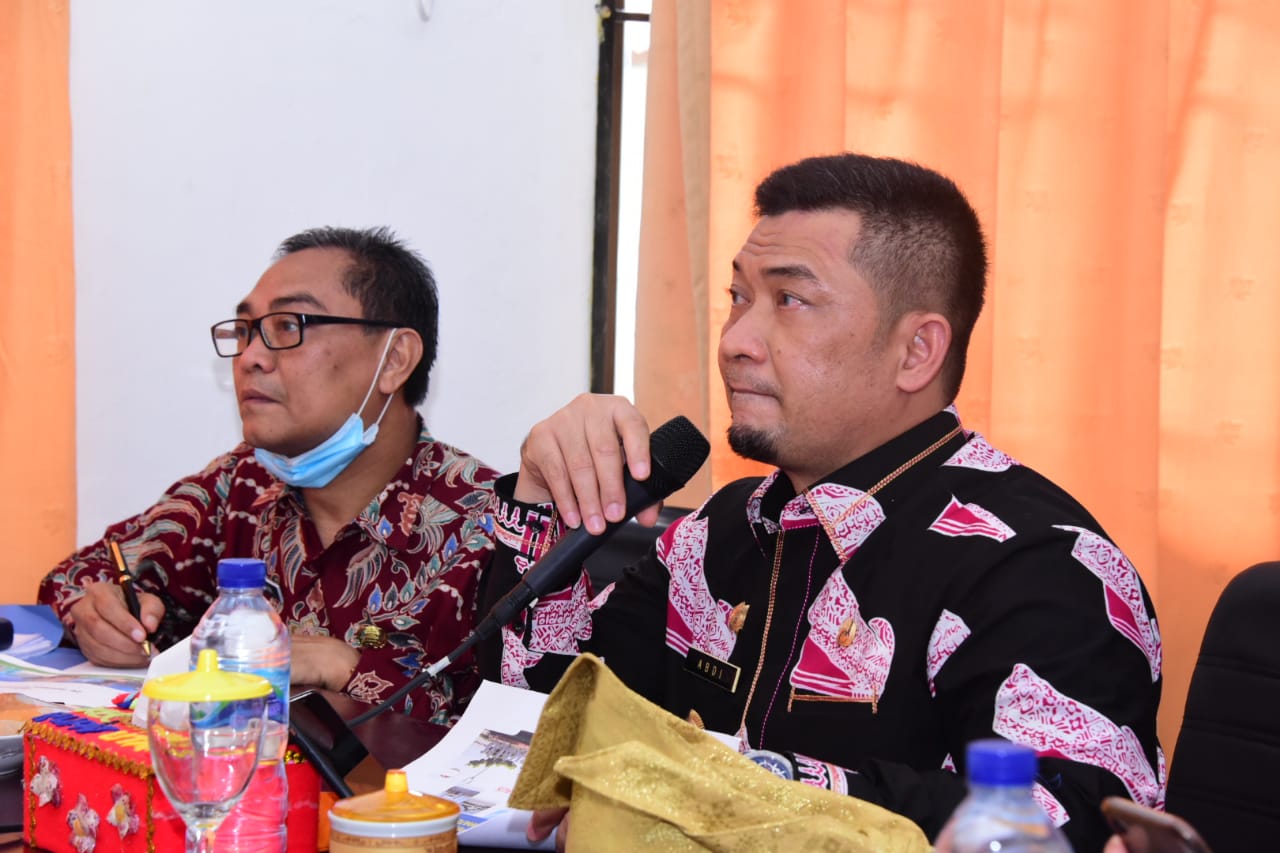 Pj Bupati Bengkalis Ikuti Zoom Meeting RZWP3K