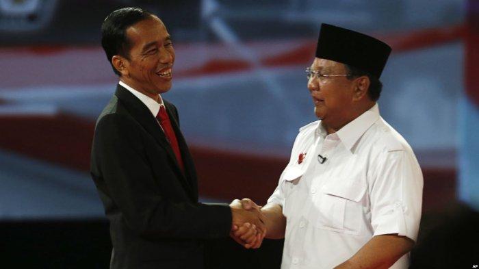 Selisih Elektabilitas Jokowi dan Prabowo Kian Tipis di Survei Median